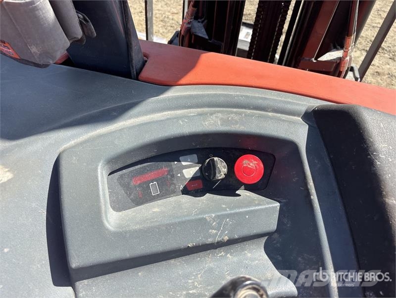 Toyota 4000 lb Electric Forklift Electric forklifts