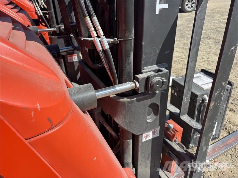 Toyota 4000 lb Electric Forklift Electric forklifts