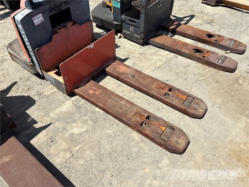 Toyota 5HBE30 6000 lb Electric Pallet Jack شاحنة يدوية بمنصة نقالة
