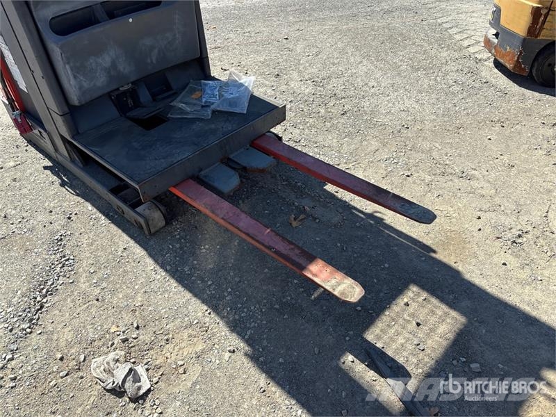 Toyota 6BPU15 Srednje dvižni komisionirni viličar