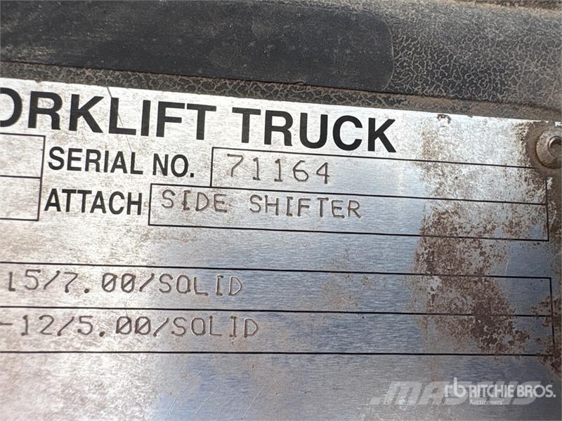 Toyota 7FDU35 7000 lb Pneumatic Tire Forklift (Inoperable 其他叉车