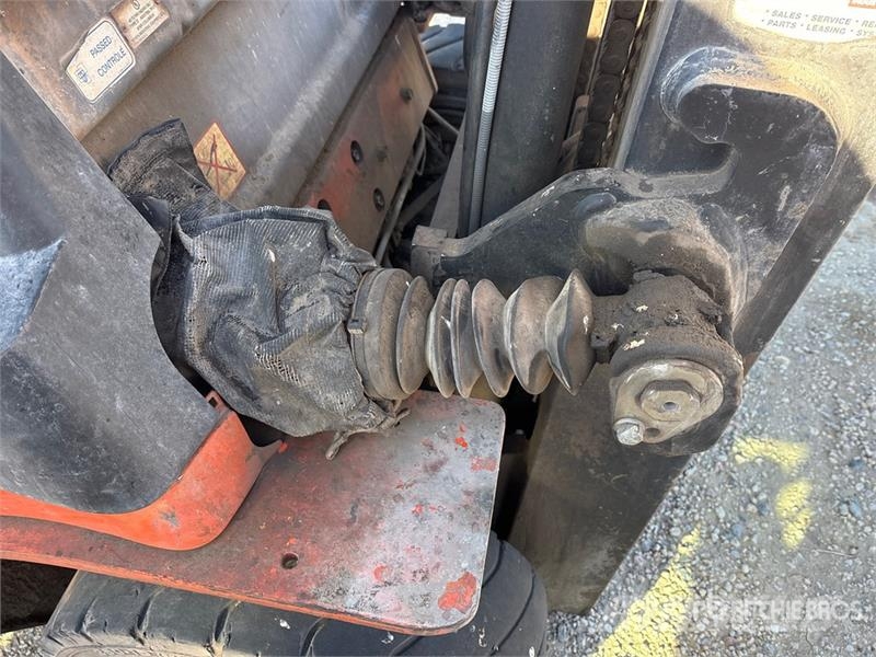 Toyota 7FDU35 7000 lb Pneumatic Tire Forklift (Inoperable 其他叉车