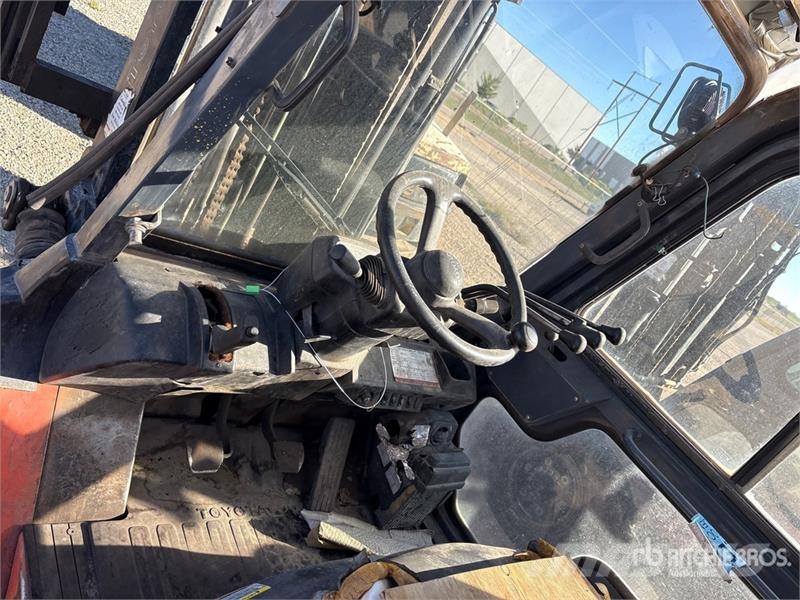 Toyota 7FDU35 7000 lb Pneumatic Tire Forklift (Inoperable 其他叉车