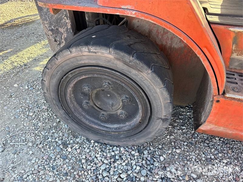 Toyota 7FDU35 7000 lb Pneumatic Tire Forklift (Inoperable 其他叉车