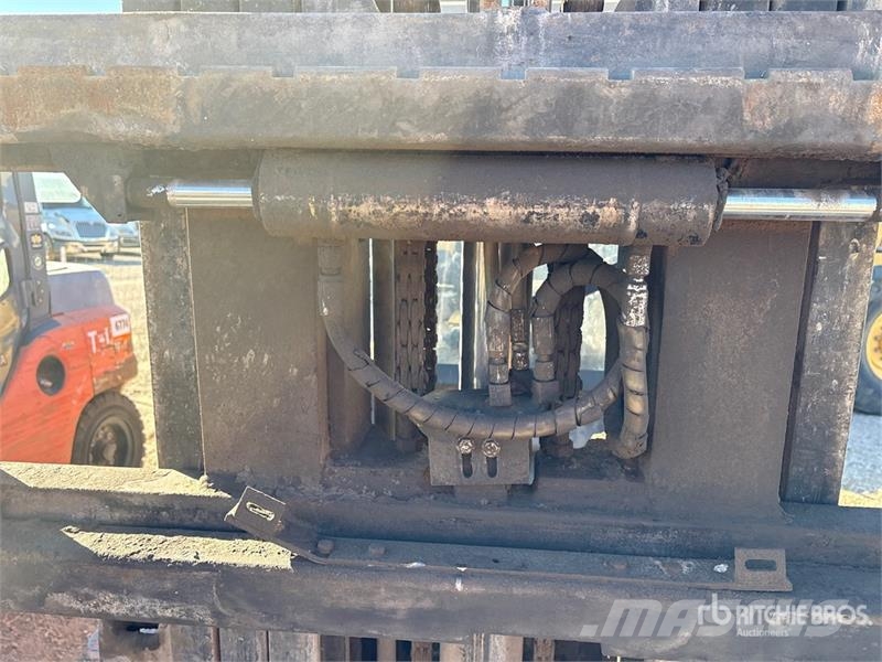 Toyota 7FDU35 7000 lb Pneumatic Tire Forklift (Inoperable 其他叉车