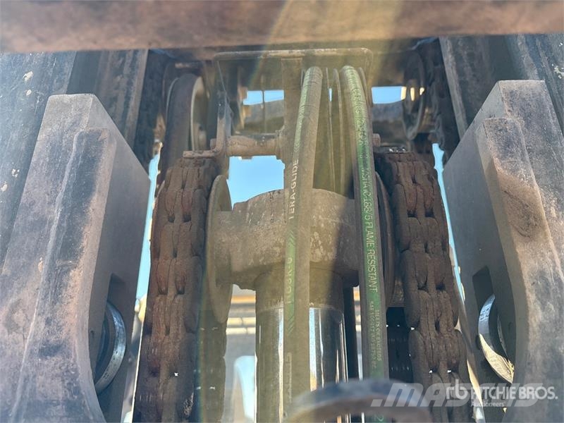 Toyota 7FDU35 7000 lb Pneumatic Tire Forklift (Inoperable 其他叉车
