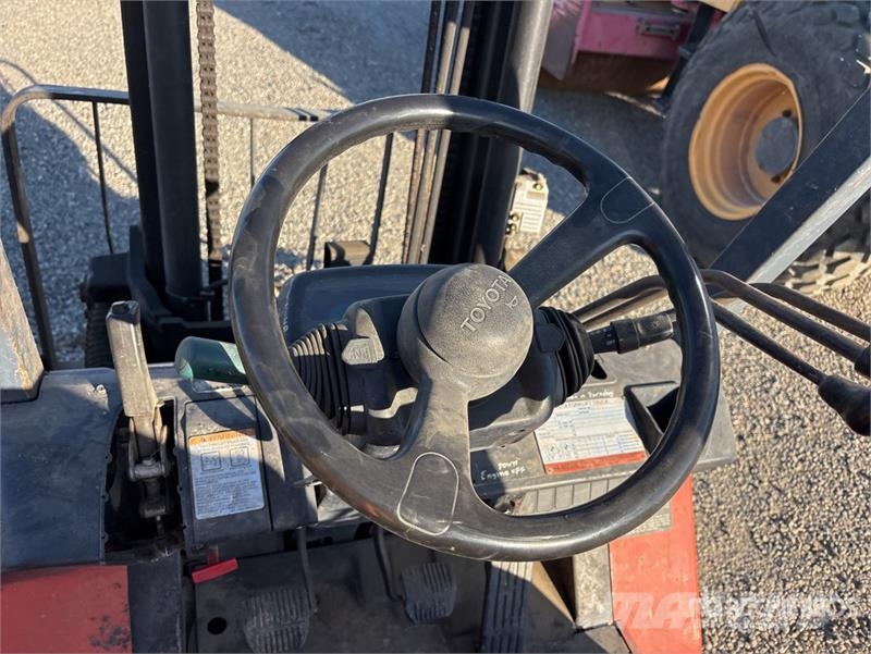 Toyota 7FGU20 3900 lb Cushion Tire Forklift Інше
