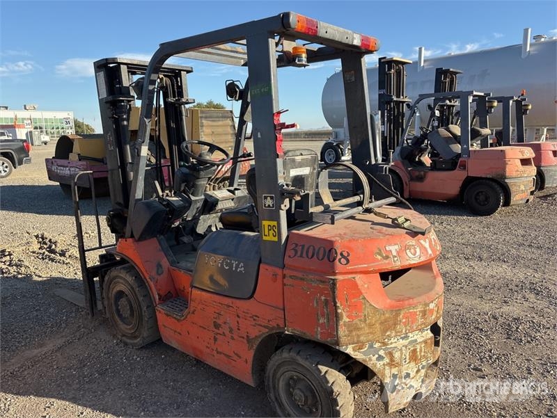 Toyota 7FGU20 3900 lb Cushion Tire Forklift Інше
