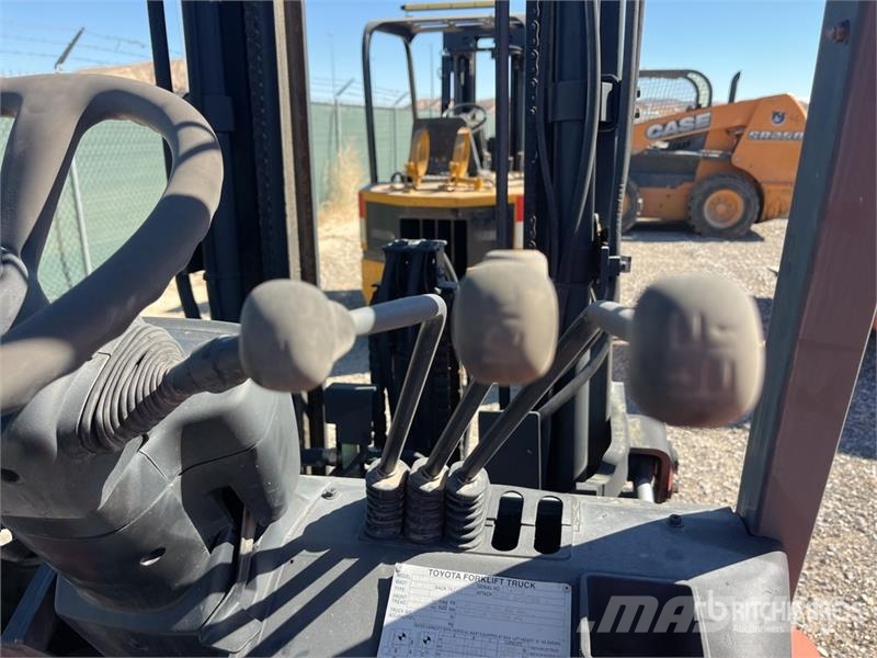 Toyota 7FGU25 Forklift (Inoperable) Targoncák-Egyéb