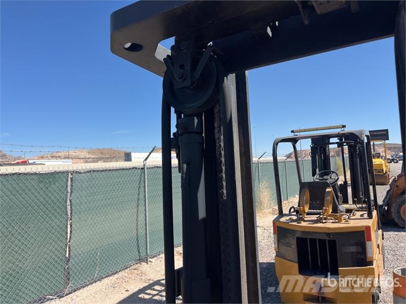 Toyota 7FGU25 Forklift (Inoperable) Targoncák-Egyéb
