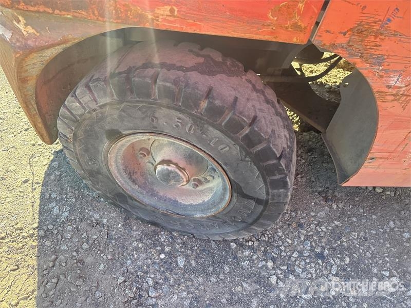Toyota 7FGU30 5600 lb Cushion Tire Forklift 其他叉车