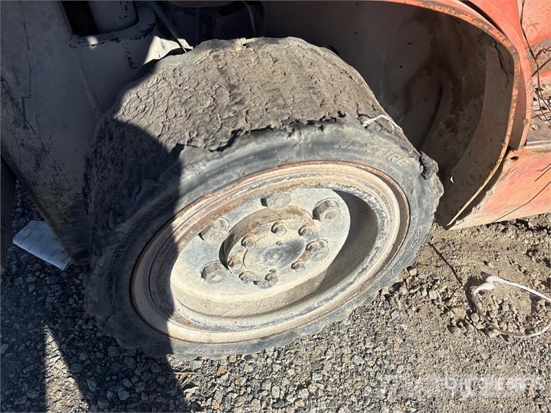 Toyota 7FGU30 5600 lb Cushion Tire Forklift 其他叉车
