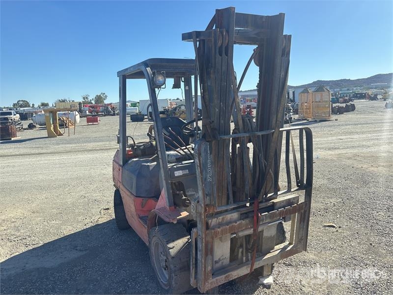 Toyota 7FGU30 5600 lb Cushion Tire Forklift 其他叉车