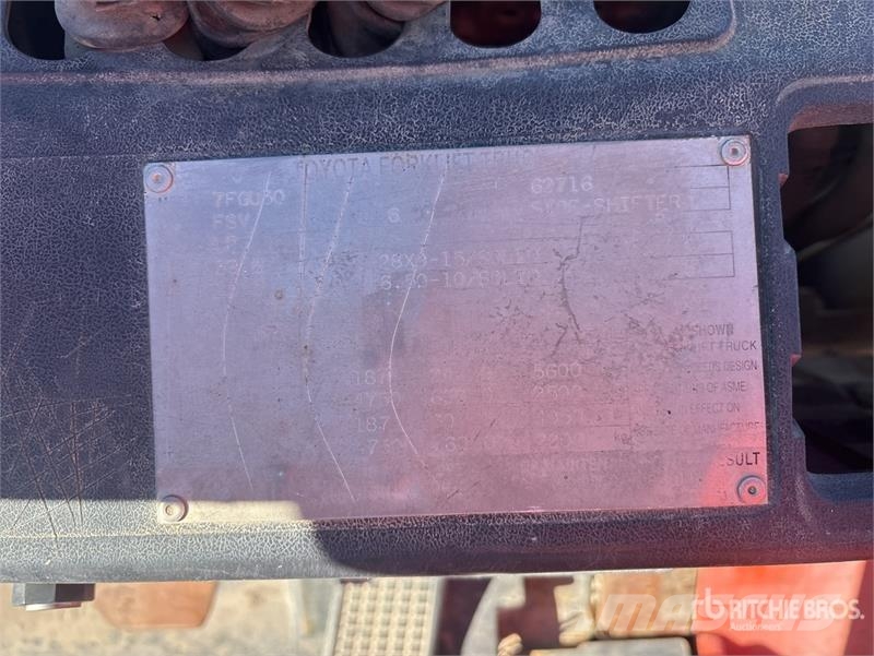 Toyota 7FGU30 5600 lb Cushion Tire Forklift 其他叉车