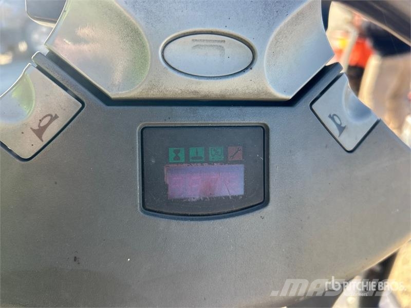 Toyota 7HBW23 شاحنة يدوية بمنصة نقالة