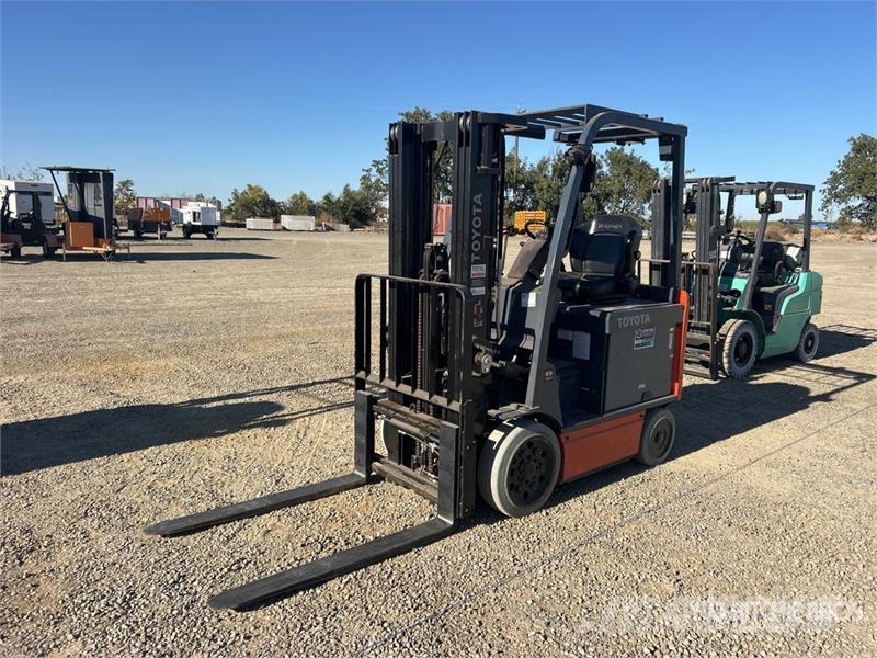 Toyota 8FBCU25 4400 lb Electric Forklift Električni viličarji