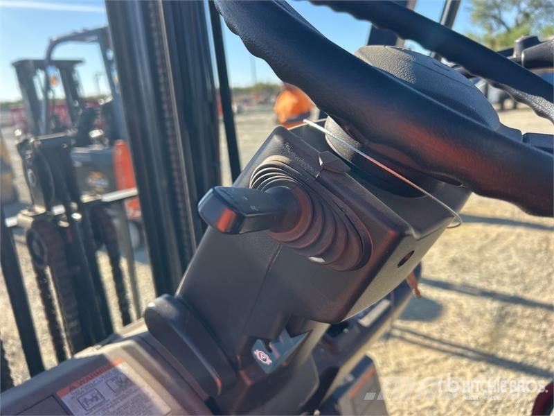 Toyota 8FBCU25 4400 lb Electric Forklift Električni viličarji