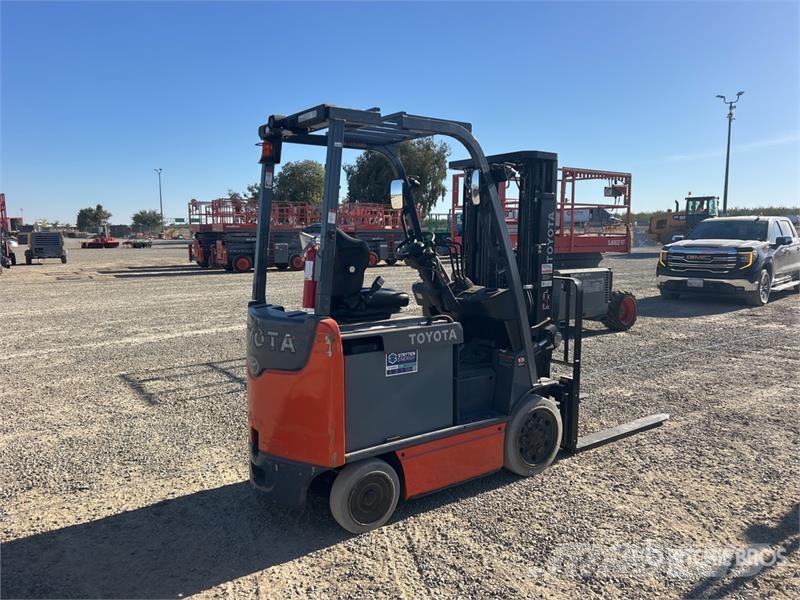 Toyota 8FBCU25 4400 lb Electric Forklift Električni viličarji