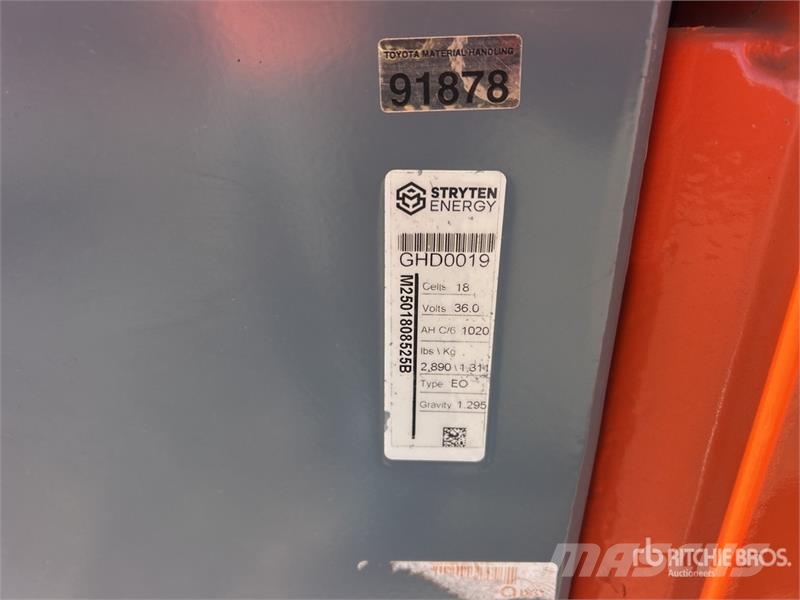 Toyota 8FBCU25 4400 lb Electric Forklift Električni viličarji