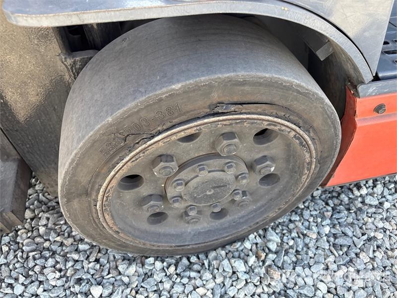 Toyota 8FBCU30 4300 lb Cushion Tire Forklift Gaffeltrucker - Annet