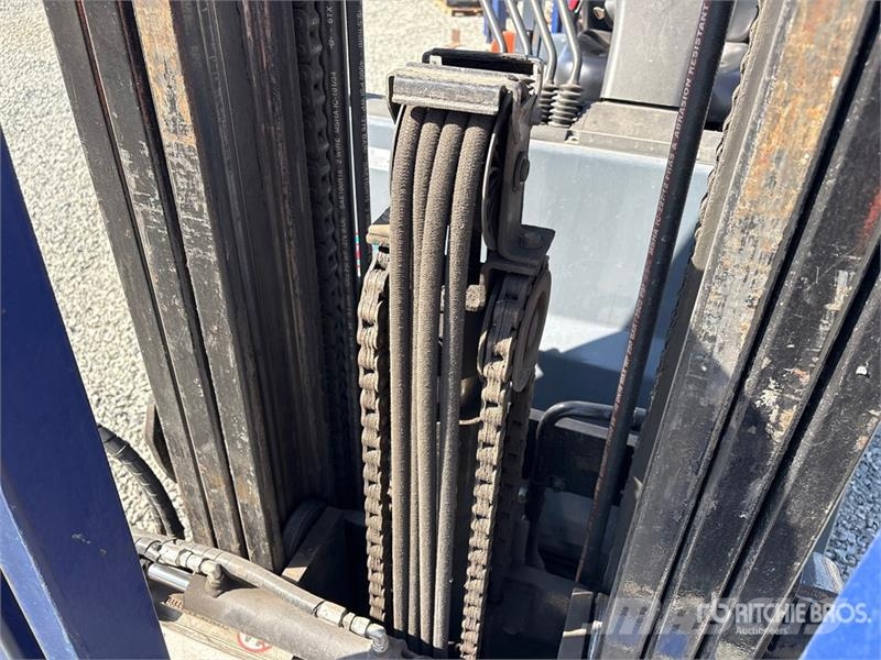 Toyota 8FBCU30 4300 lb Cushion Tire Forklift Gaffeltrucker - Annet