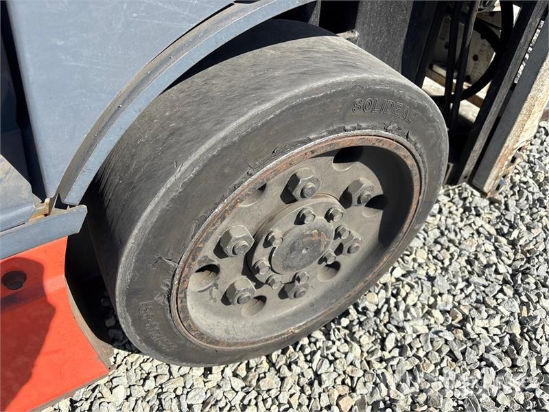 Toyota 8FBCU30 4300 lb Cushion Tire Forklift Gaffeltrucker - Annet