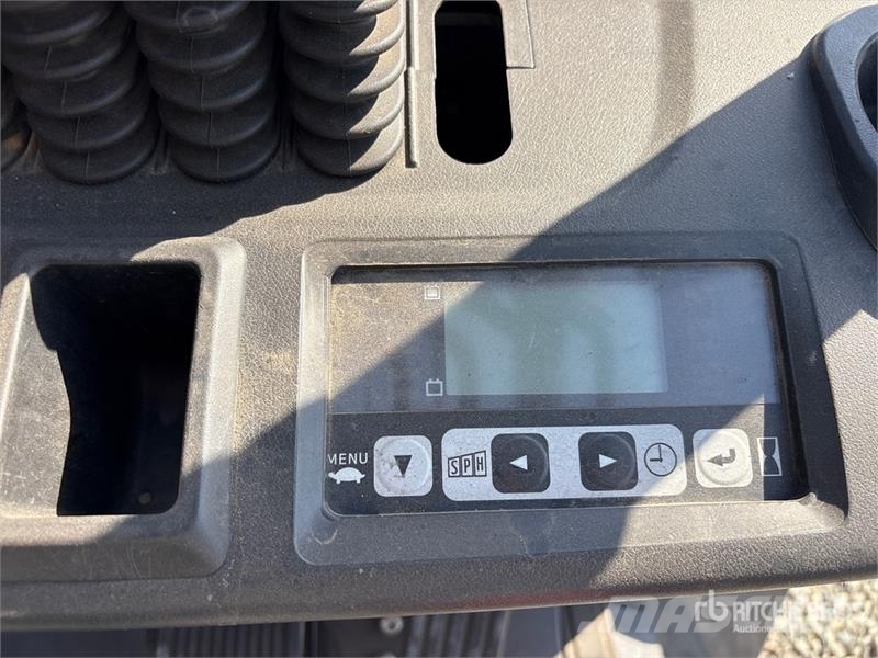 Toyota 8FBCU30 4300 lb Cushion Tire Forklift Gaffeltrucker - Annet
