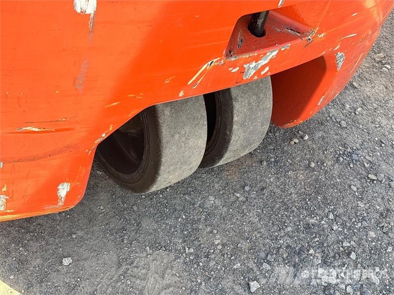 Toyota 8FBE15U バッテリーフォークリフト