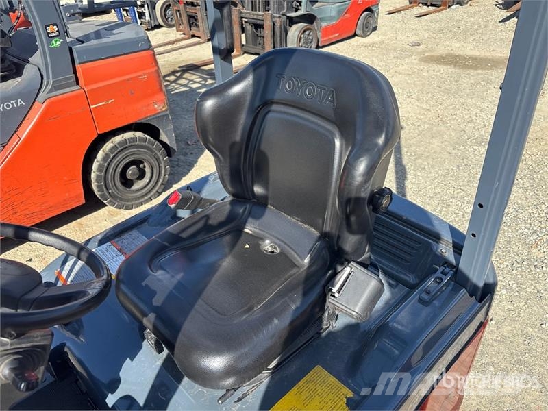 Toyota 8FBE15U バッテリーフォークリフト