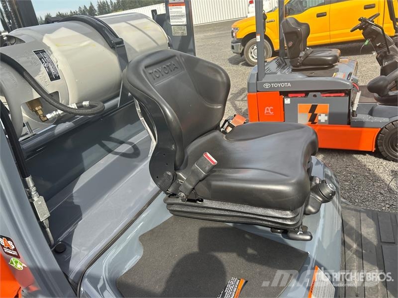 Toyota 8FCG55U 10850 lb Cushion Tire Forklift 그 외 지게차
