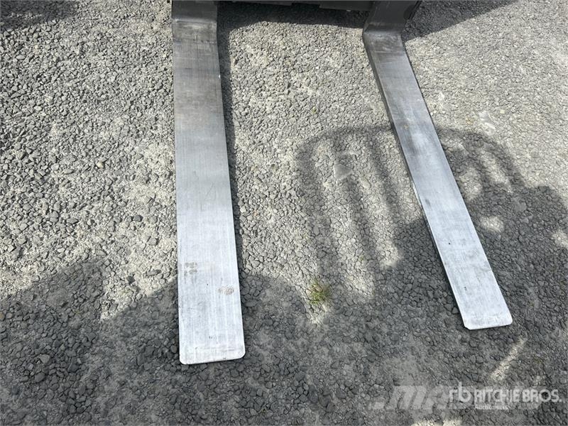 Toyota 8FCG55U 10850 lb Cushion Tire Forklift 그 외 지게차