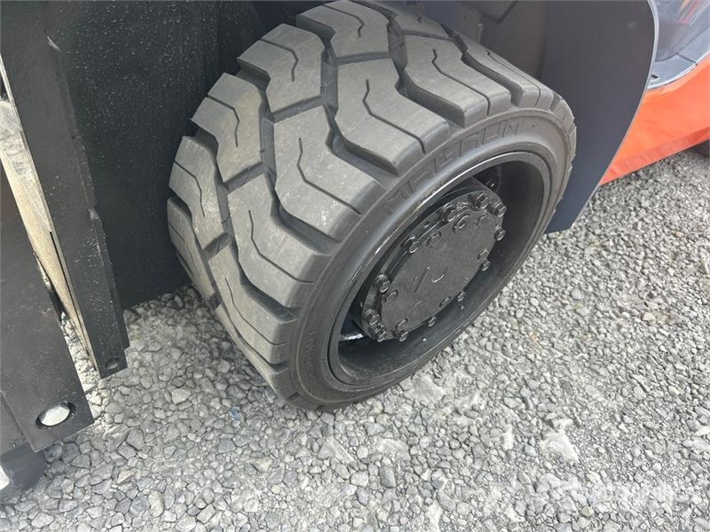 Toyota 8FCG55U 10850 lb Cushion Tire Forklift 그 외 지게차