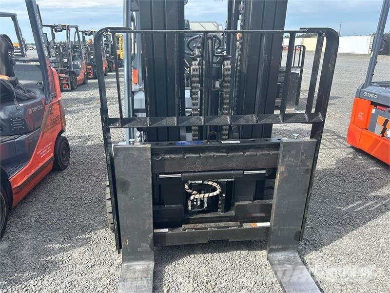 Toyota 8FCG55U 10850 lb Cushion Tire Forklift 그 외 지게차
