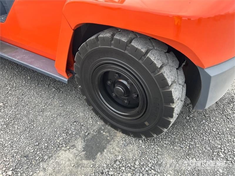 Toyota 8FGC70U 13300 lb Forklift 그 외 지게차