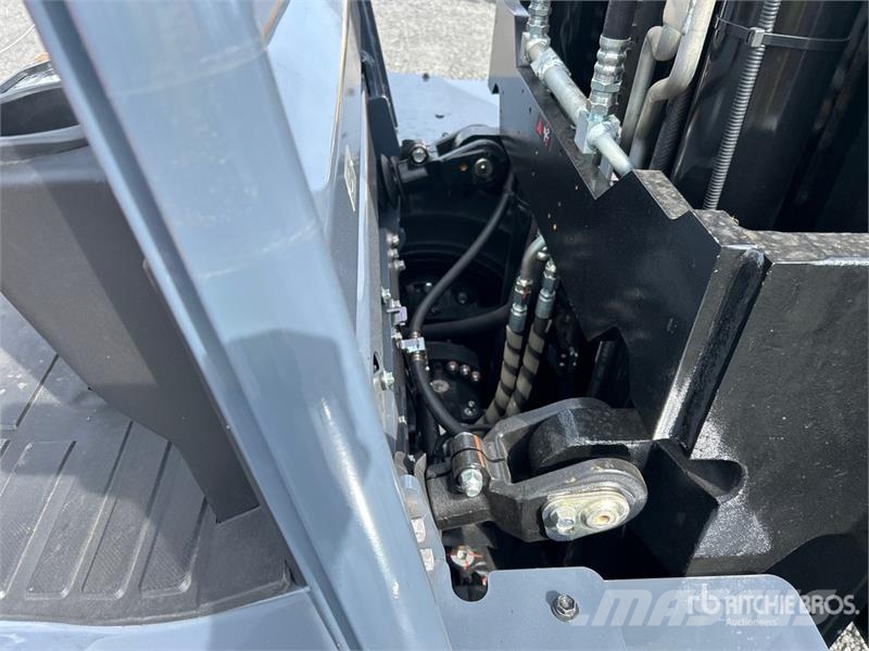 Toyota 8FGC70U 13300 lb Forklift 그 외 지게차