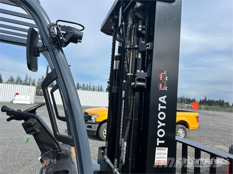 Toyota 8FGC70U 13300 lb Forklift 그 외 지게차