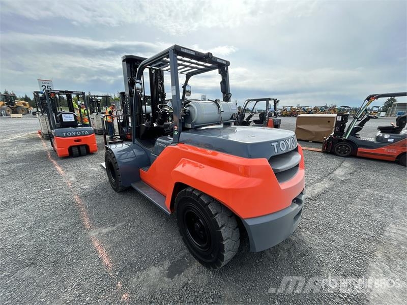 Toyota 8FGC70U 13300 lb Forklift 그 외 지게차
