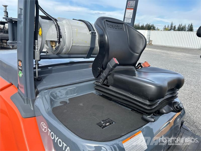 Toyota 8FGC70U 13300 lb Forklift 그 외 지게차