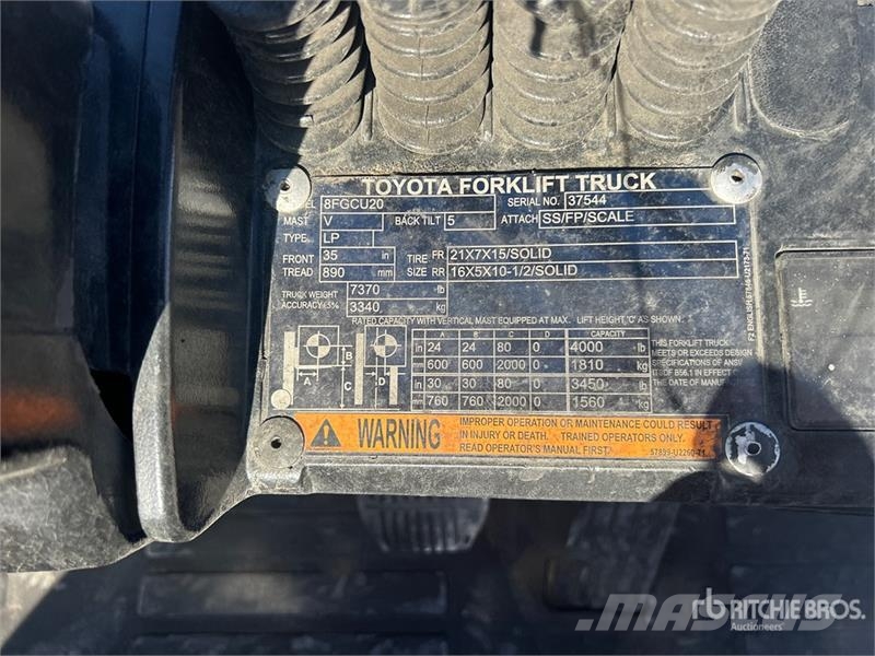 Toyota 8FGCU20 4000 lb Pneumatic Tire Forklift Andere Gabelstapler