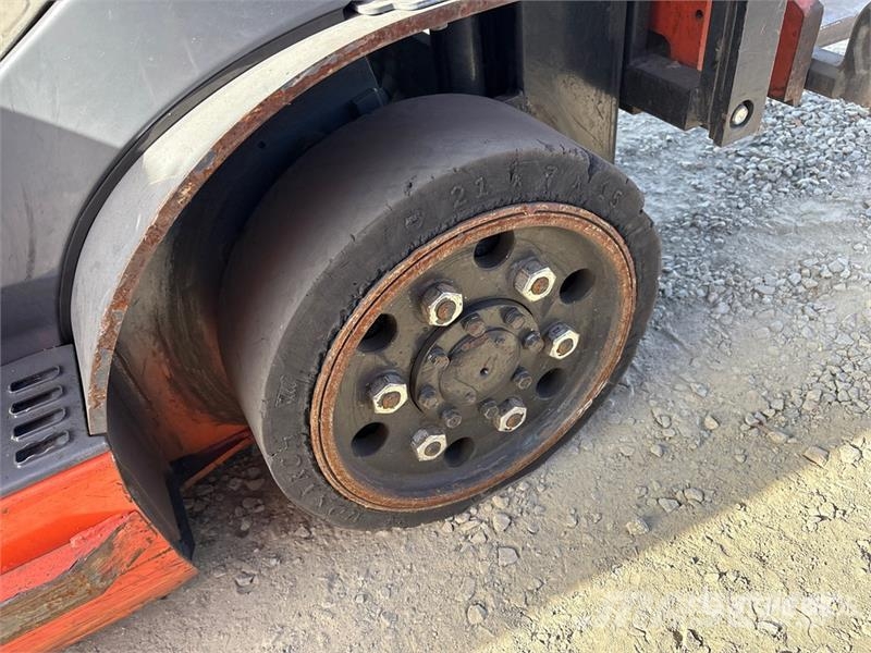 Toyota 8FGCU20 4000 lb Cushion Tire Forklift (Inoperable) Šakiniai krautuvai - Kita