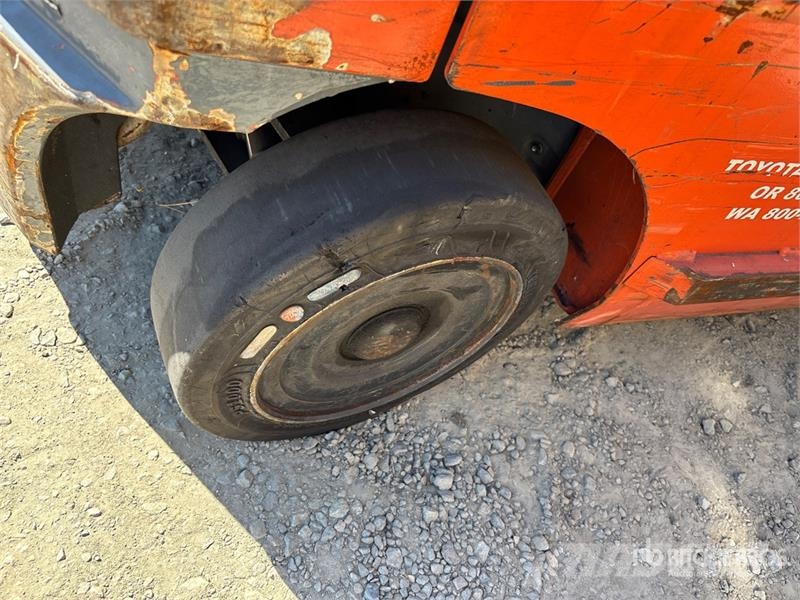 Toyota 8fGCU20 4000 lb Cushion Tire Forklift 堆高機(叉車)-其他