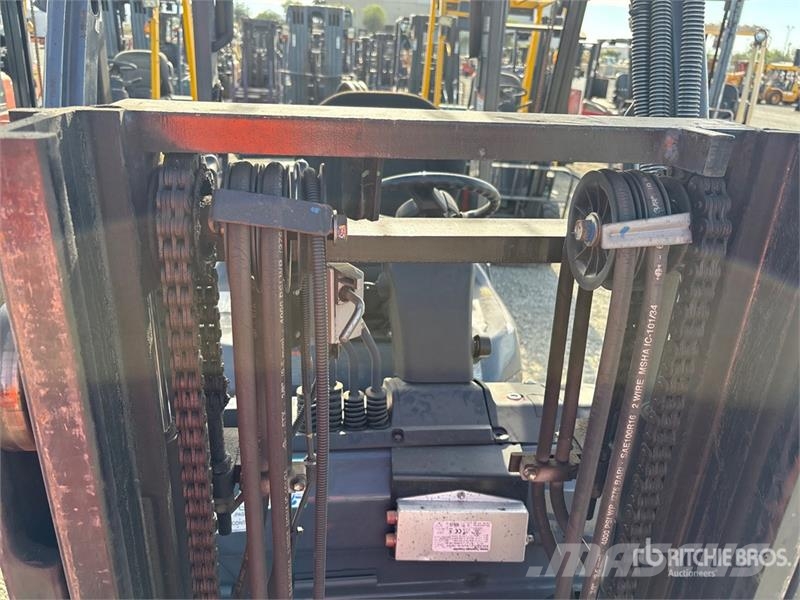 Toyota 8FGCU20 4000 lb Cushion Tire Forklift (Inoperable) Šakiniai krautuvai - Kita