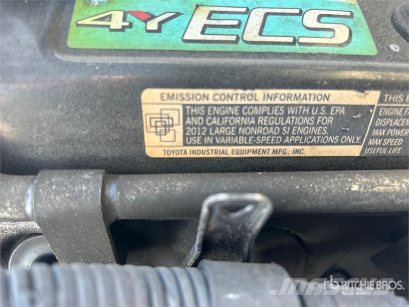 Toyota 8FGCU20 4000 lb Pneumatic Tire Forklift Andere Gabelstapler