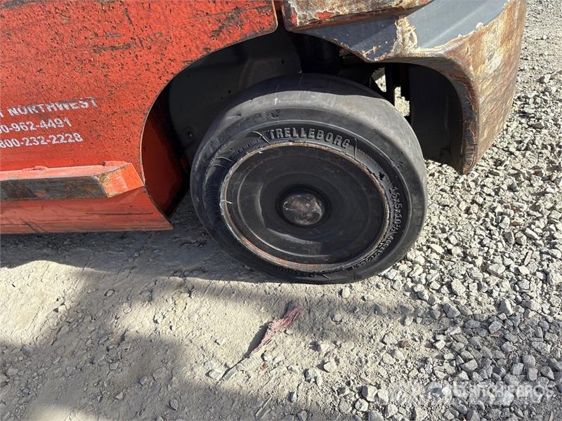 Toyota 8FGCU20 4000 lb Cushion Tire Forklift (Inoperable) Šakiniai krautuvai - Kita