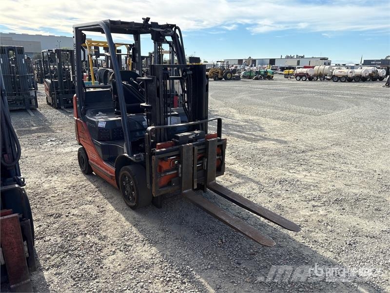Toyota 8FGCU20 4000 lb Cushion Tire Forklift (Inoperable) Šakiniai krautuvai - Kita