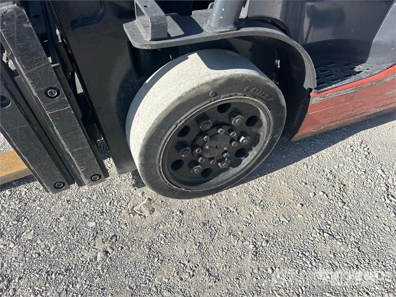 Toyota 8FGCU20 4000 lb Pneumatic Tire Forklift Andere Gabelstapler