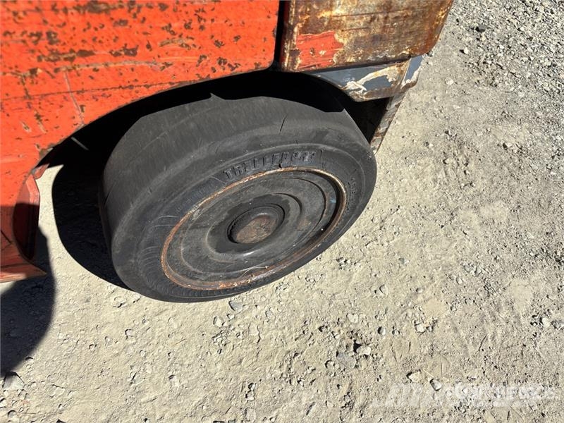 Toyota 8fGCU20 4000 lb Cushion Tire Forklift 堆高機(叉車)-其他