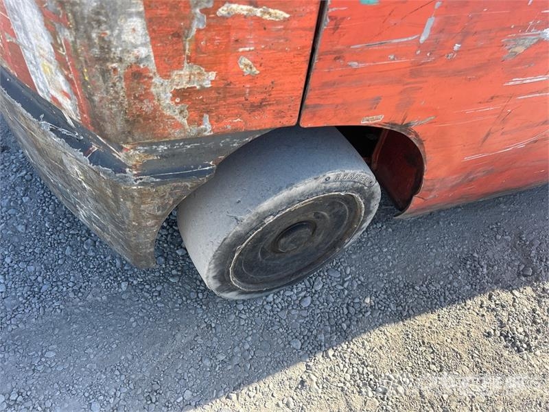 Toyota 8FGCU20 4000 lb Pneumatic Tire Forklift Andere Gabelstapler