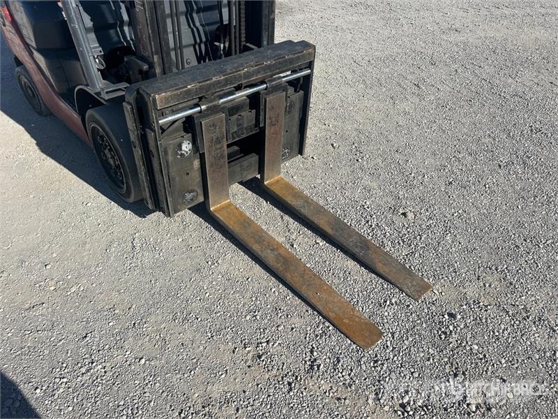 Toyota 8FGCU20 4000 lb Pneumatic Tire Forklift Andere Gabelstapler