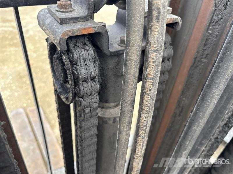 Toyota 8FGCU25 2600 lb Cushion Tire Forklift Другие складские механизмы